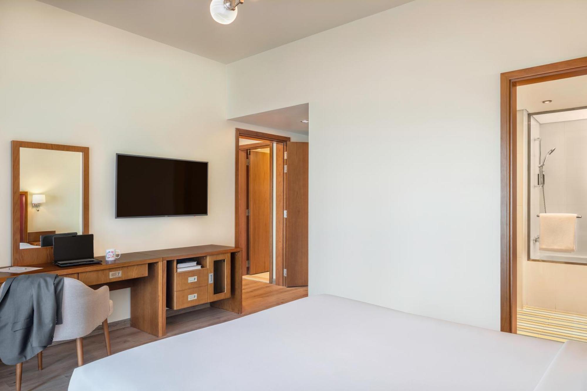 Aparthotel Adagio Fujairah Bagian luar foto